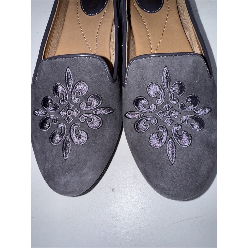 Clarks Artisan Alitay Kallen Purple Suede Embroidered Flats Smoking Slipper 7.5 - Picture 2 of 8